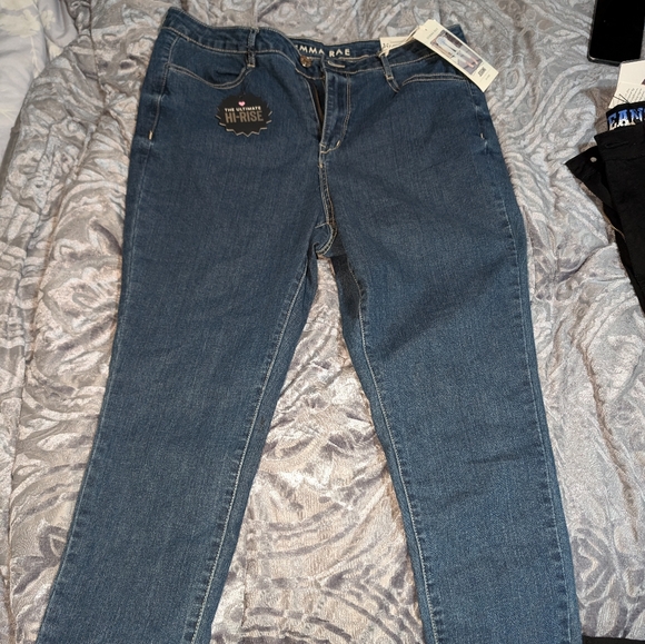 Purse,pants & face merchandise - Picture 12 of 16